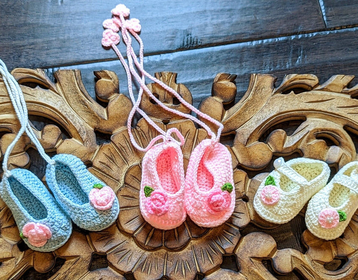 Soft Crochet Newborn Booties - Plum Sugar Shoppe