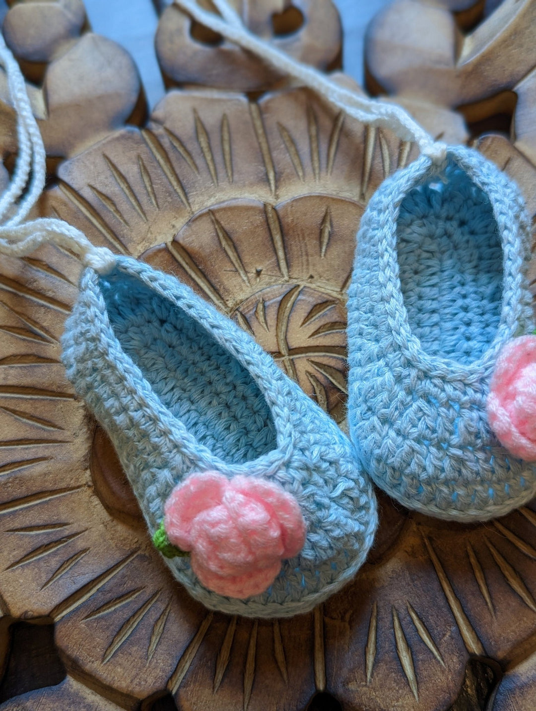 Soft Crochet Newborn Booties - Plum Sugar Shoppe